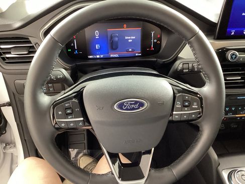 Used 2025 Ford Escape Active w/ Cold Weather Package AWD/4WD image 18