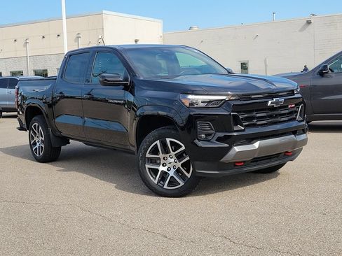 Used 2024 Chevrolet Colorado Z71 w/ Z71 Convenience Package 2 AWD/4WD image 33