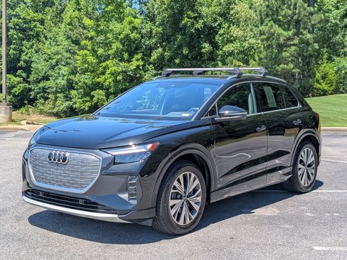 Used 2025 Audi Q4 e-tron Premium Plus w/ Premium Plus RWD image 5