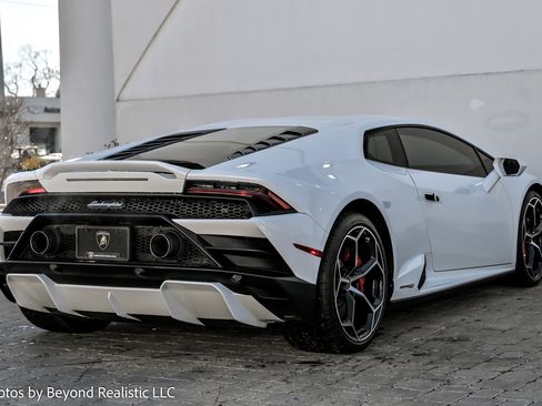 Used 2021 Lamborghini Huracan EVO image 7