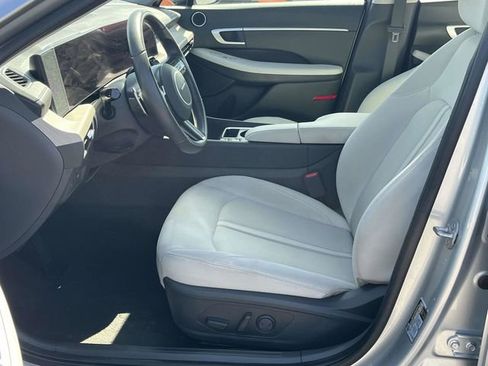 Used 2025 Hyundai Sonata SEL FWD image 13
