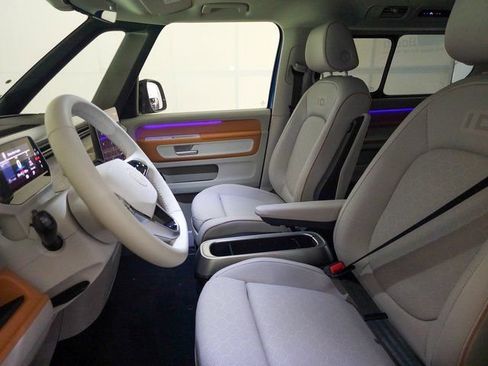 New 2025 Volkswagen ID. Buzz 1st Edition image 8