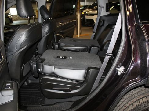 Certified 2022 Jeep Grand Cherokee L Limited AWD/4WD image 28