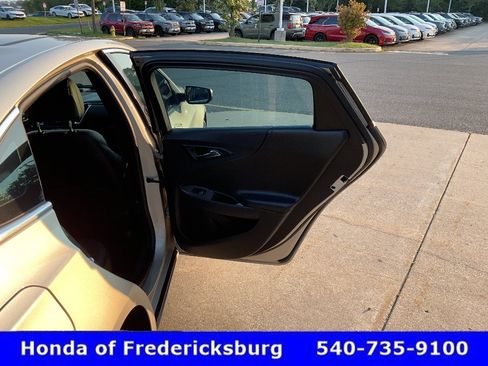 Used 2016 Chevrolet Malibu LT w/ Leather Package FWD image 18