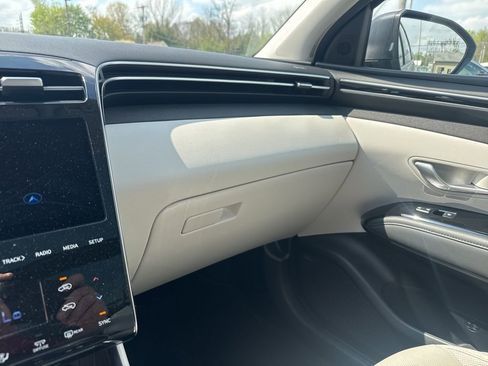 Used 2022 Hyundai Tucson Limited AWD/4WD image 39