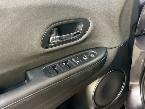 Used 2021 Honda HR-V Sport image 17