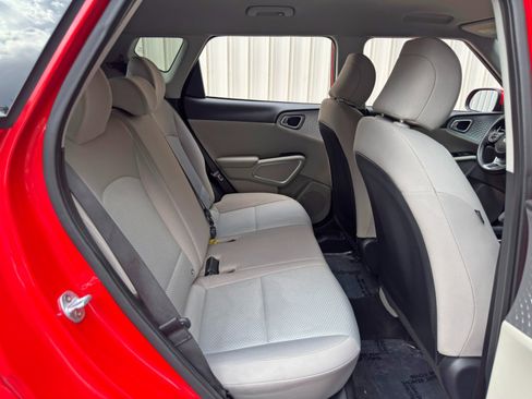 Used 2020 Kia Soul LX FWD image 30