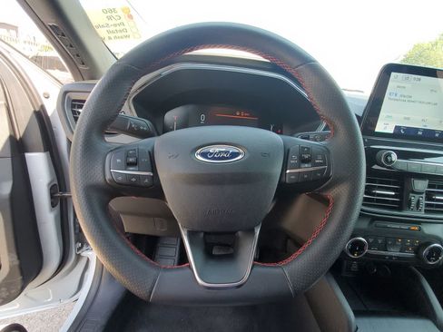Used 2025 Ford Escape ST-Line FWD image 14