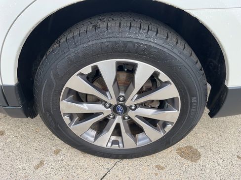 Used 2019 Subaru Outback 2.5i Touring image 9
