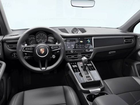Certified 2026 Porsche Macan AWD/4WD image 9