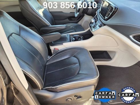 Used 2023 Chrysler Pacifica Limited image 20