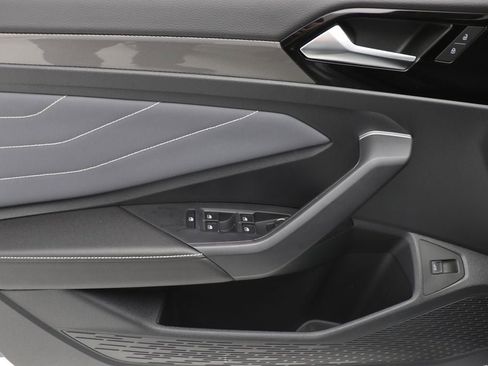 Used 2025 Volkswagen Jetta SEL image 16