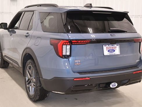 New 2026 Ford Explorer ST-Line w/ ST-Line Street Pack AWD/4WD image 7