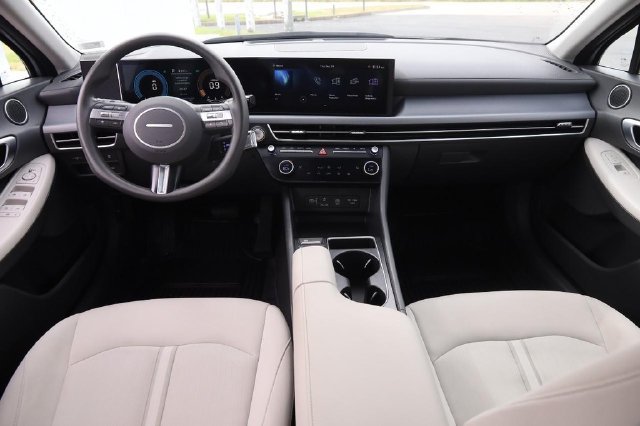 Used 2025 Hyundai Sonata SEL FWD image 23