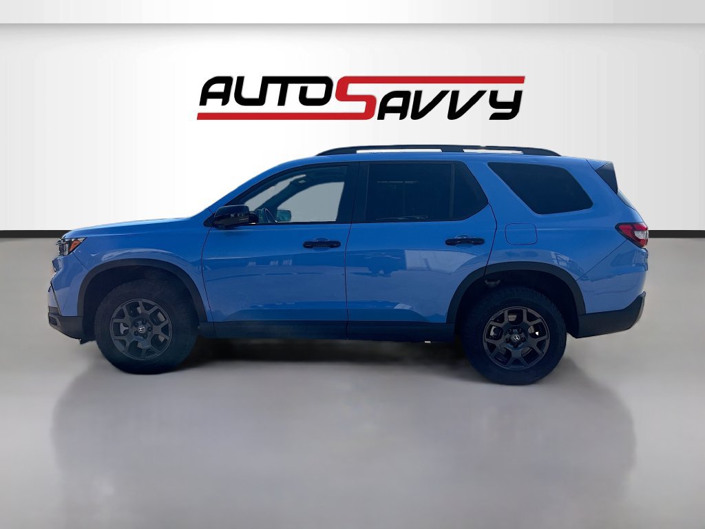 Used 2025 Honda Pilot TrailSport image 4
