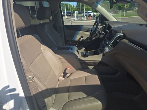 Used 2016 GMC Yukon XL SLT w/ Open Road Package AWD/4WD image 26