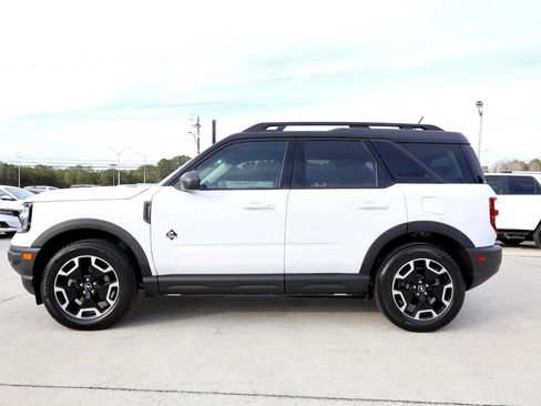 Used 2024 Ford Bronco Sport Outer Banks w/ Tech Package image 3