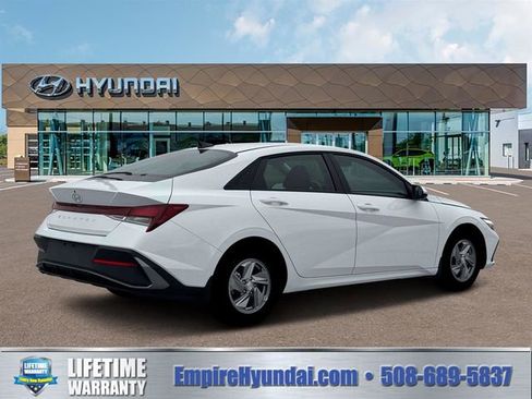 New 2026 Hyundai Elantra SE FWD image 8