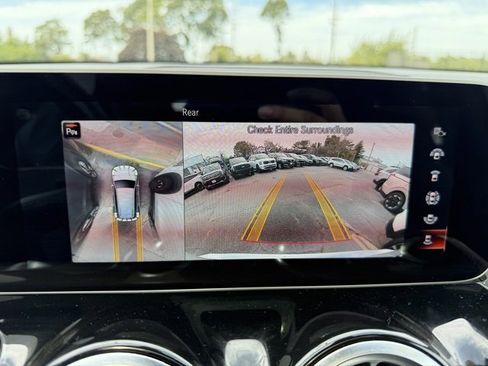 Used 2021 Mercedes-Benz GLB 250 4MATIC image 4