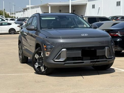 Used 2024 Hyundai Kona SEL AWD/4WD image 2