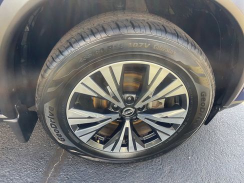 Certified 2023 Nissan Rogue SV image 27