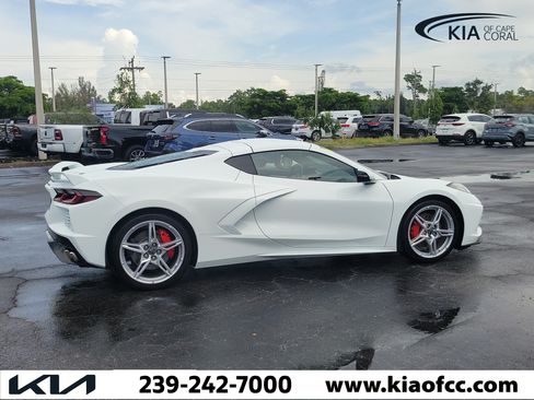 Used 2022 Chevrolet Corvette Stingray Preferred Cpe w/ Z51 Performance Package RWD image 9