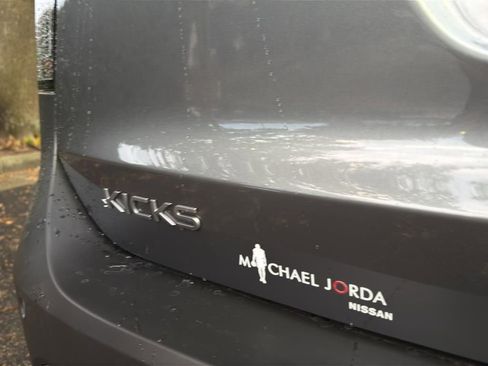 New 2026 Nissan Kicks SR image 14