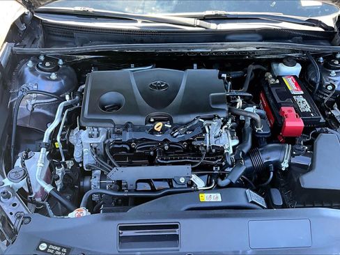 Used 2019 Toyota Camry LE FWD image 31