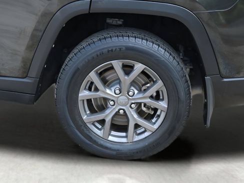 Used 2022 Jeep Grand Cherokee L Limited w/ Luxury Tech Group II RWD image 9