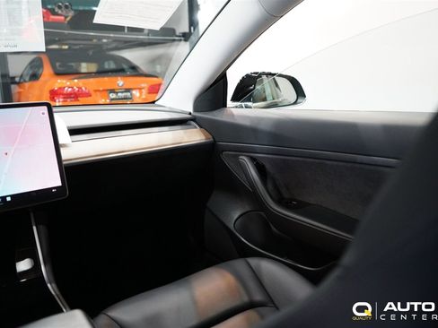 Used 2020 Tesla Model 3 Standard Range Plus image 17