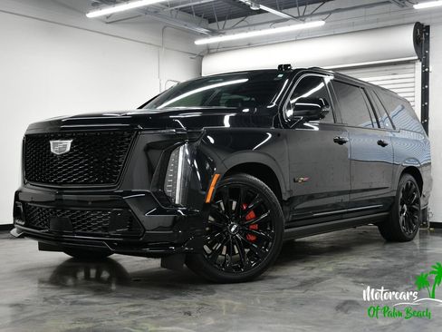 Used 2026 Cadillac Escalade ESV V w/ LPO, ONYX Package AWD/4WD image 1