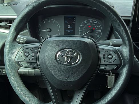 Used 2025 Toyota Corolla LE FWD image 25