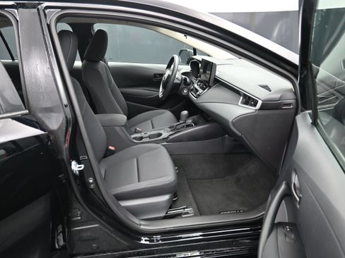 Used 2026 Toyota Corolla LE FWD image 11