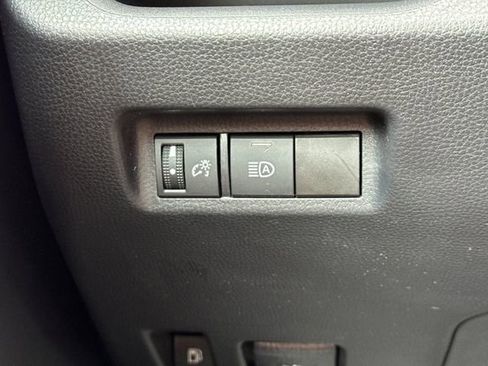 Used 2022 Toyota RAV4 LE AWD/4WD image 30