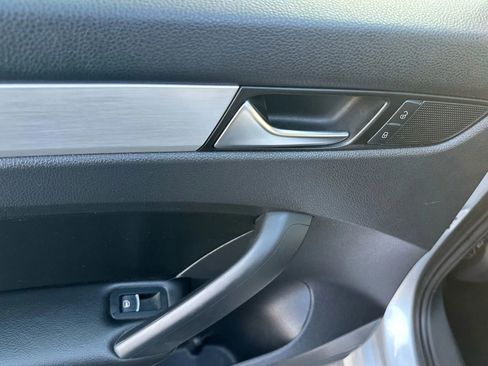 Used 2013 Volkswagen Passat 2.5 SE image 36