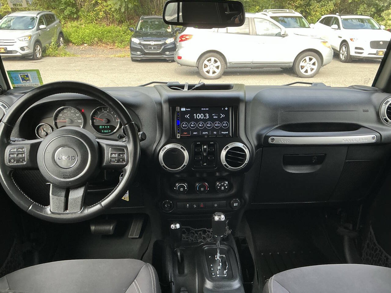Used 2016 Jeep Wrangler Unlimited Sahara w/ Connectivity Group AWD/4WD image 33