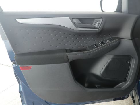 Certified 2020 Ford Escape S image 8