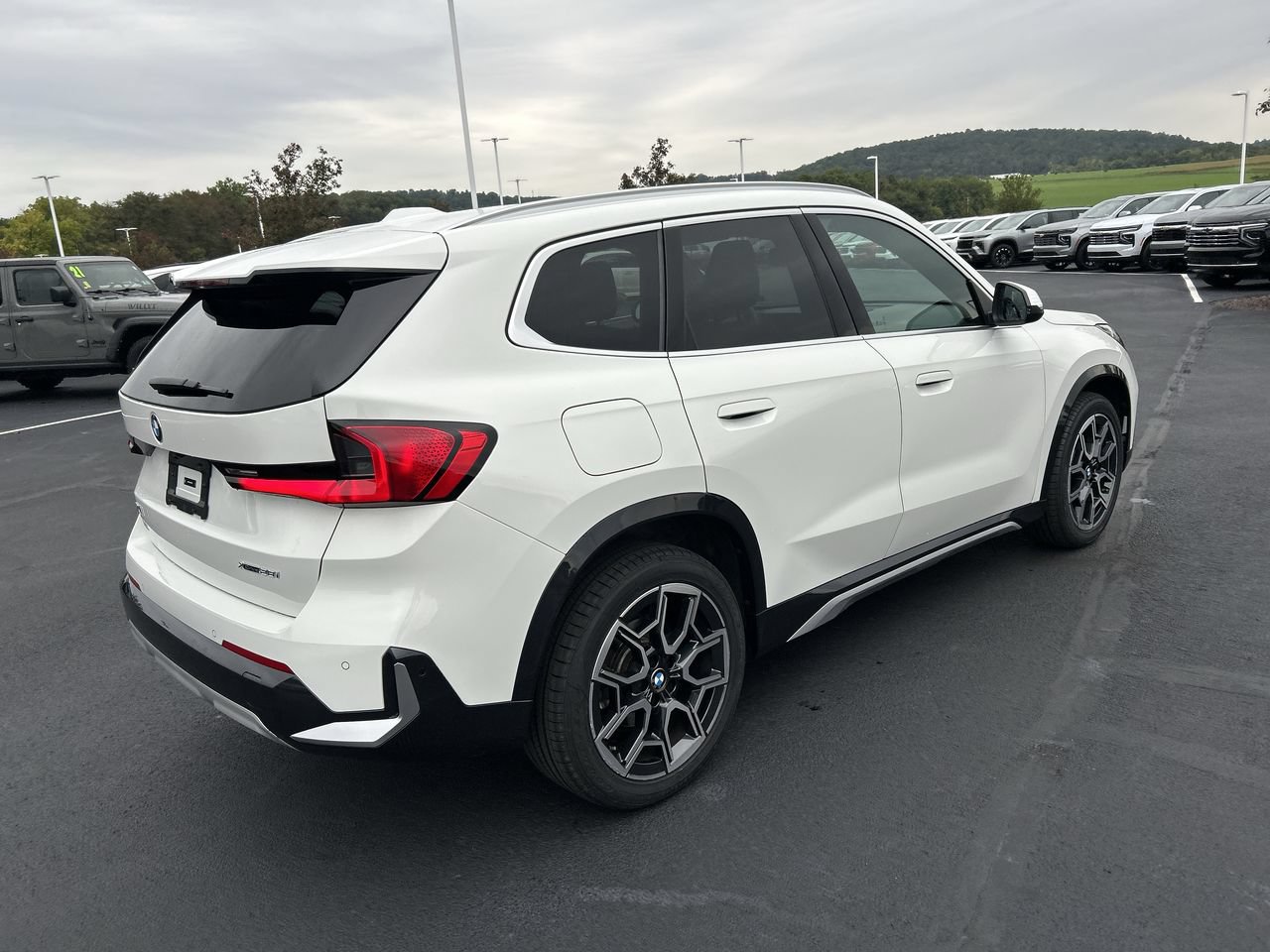 Used 2025 BMW X1 xDrive28i w/ Convenience Package AWD/4WD image 7