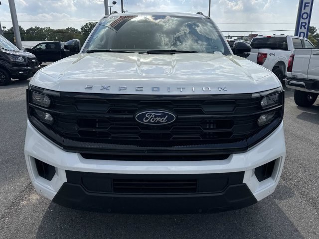 New 2026 Ford Expedition Max Active RWD image 2