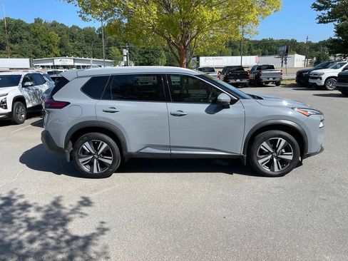 Used 2023 Nissan Rogue SL FWD image 9