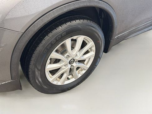 Used 2017 Nissan Rogue SV w/ Sun & Sound Touring Package AWD/4WD image 11