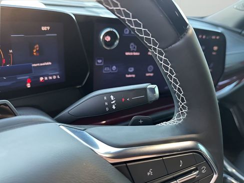 Used 2025 Chevrolet Traverse Z71 w/ Enhanced Driving Package image 33