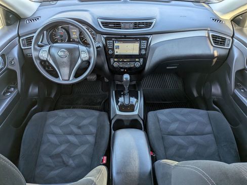 Used 2016 Nissan Rogue SV w/ SV Premium Package image 23