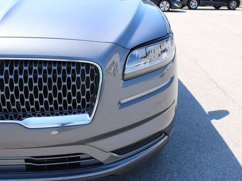 Used 2023 Lincoln Nautilus Reserve w/ Monochromatic Package AWD/4WD image 44