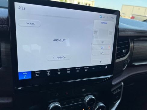 Used 2024 Ford Expedition Limited image 25