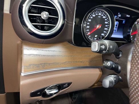 Used 2018 Mercedes-Benz E 400 4MATIC Sedan image 24