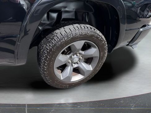 Used 2020 RAM 1500 Big Horn w/ Built-to-serve Edition AWD/4WD image 13
