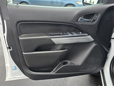Used 2018 Chevrolet Colorado LT image 11