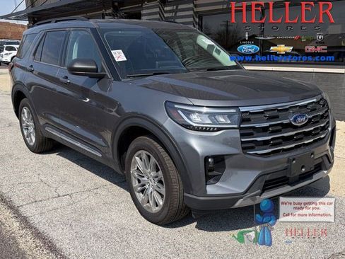 Used 2025 Ford Explorer Active w/ Active Comfort Package image 1