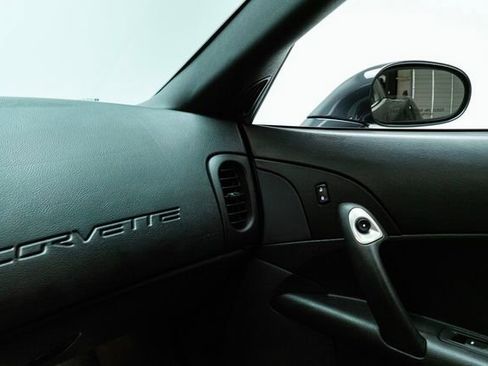 Used 2009 Chevrolet Corvette Coupe w/ Z51 Performance Package image 26